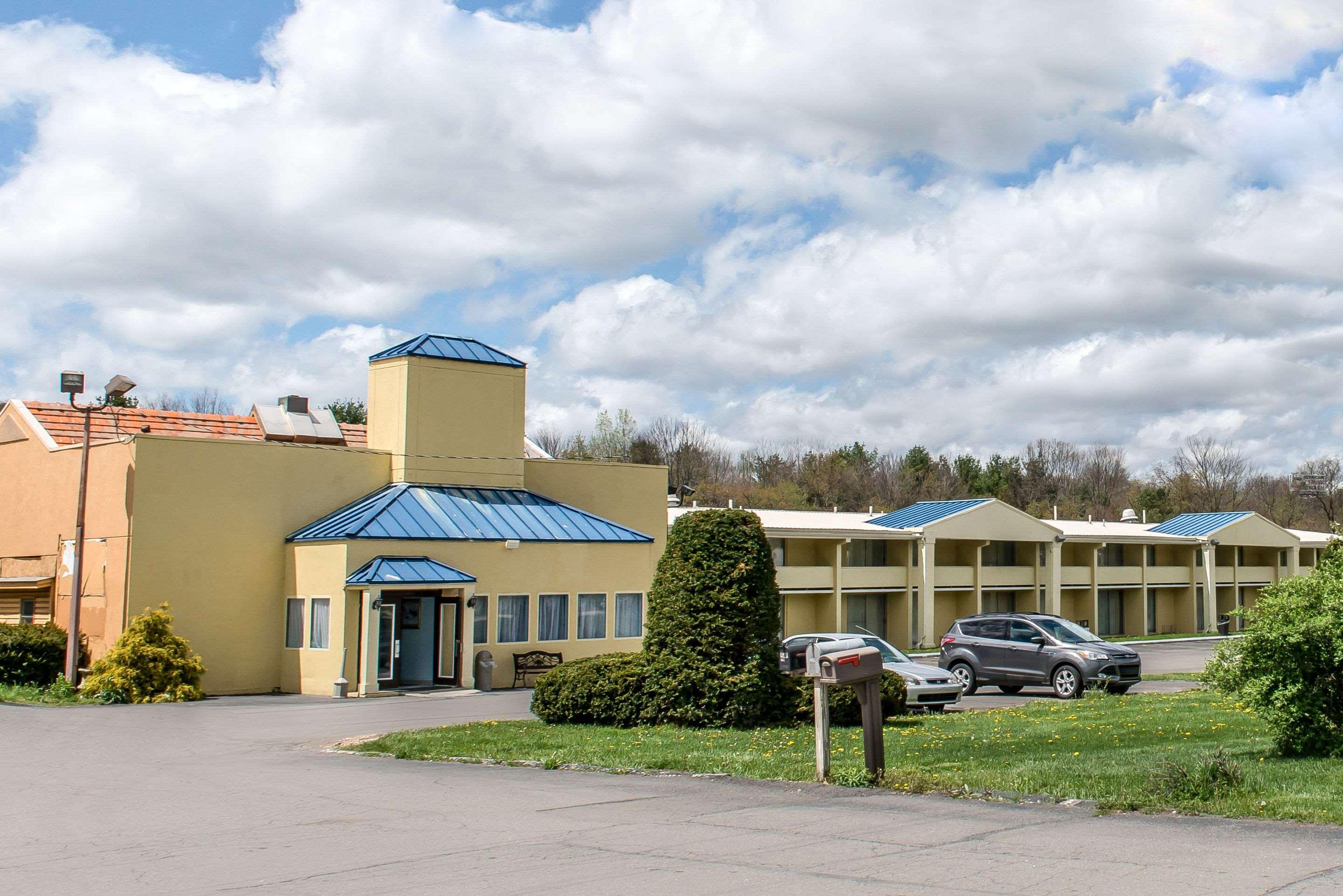 Rodeway Inn Brookville Exterior foto